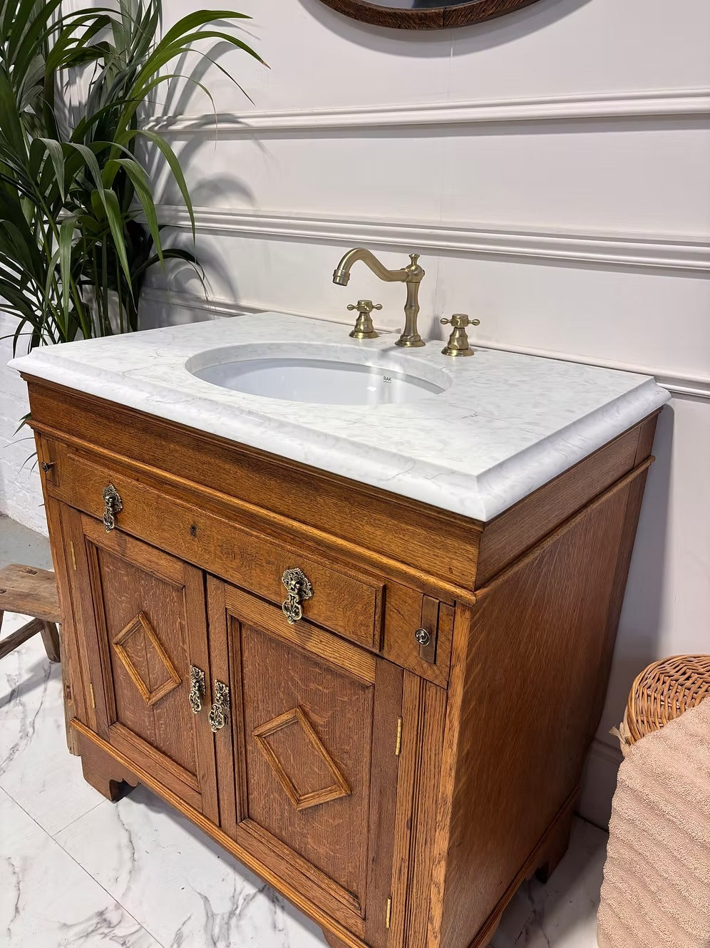 Traditional Bathroom Vintage Vanity Unit - James VI