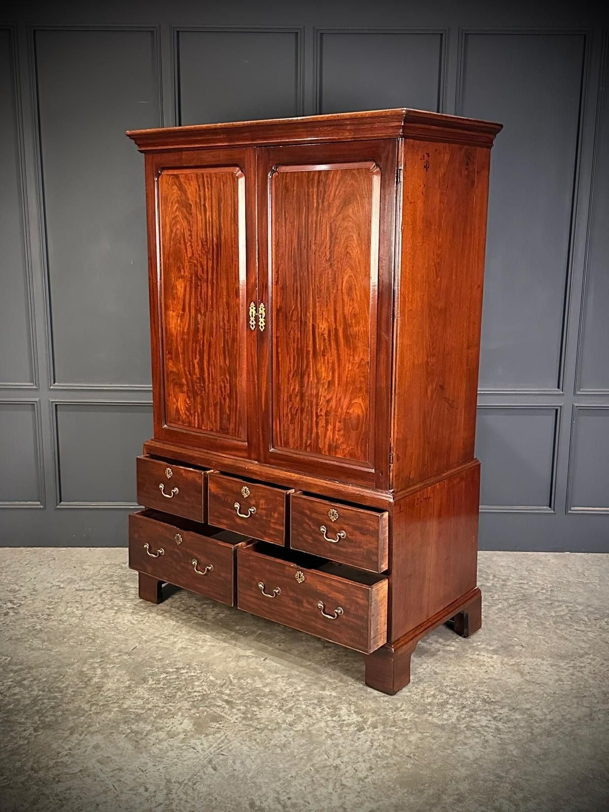 Georgian Mahogany Vintage Gentlemans Wardrobe