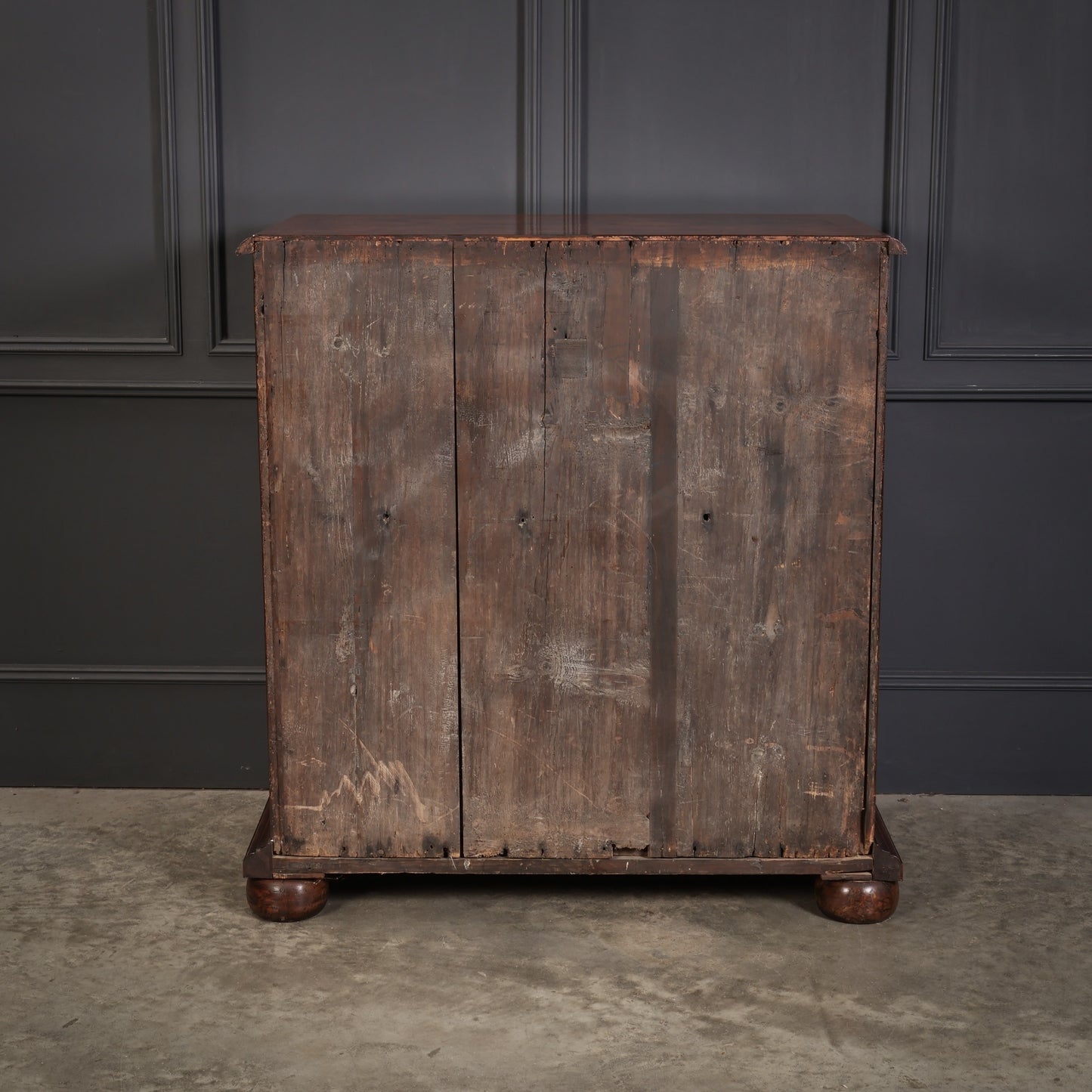 William & Mary Oyster Veneered Art Deco Chest Of Drawers
