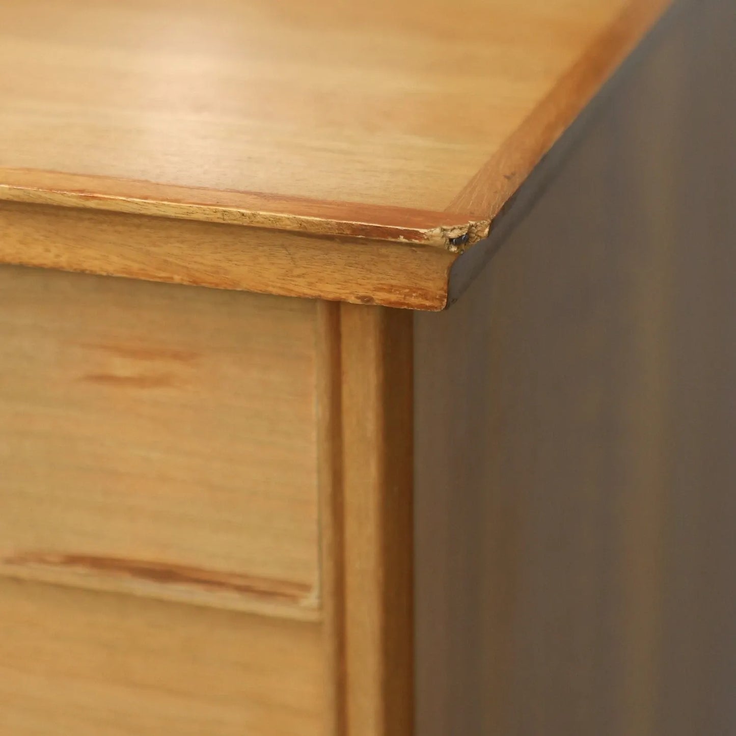 Alfred Cox Walnut Tallboy Chest of Drawers Five Drawers and Tapered Legs 1950s Heals