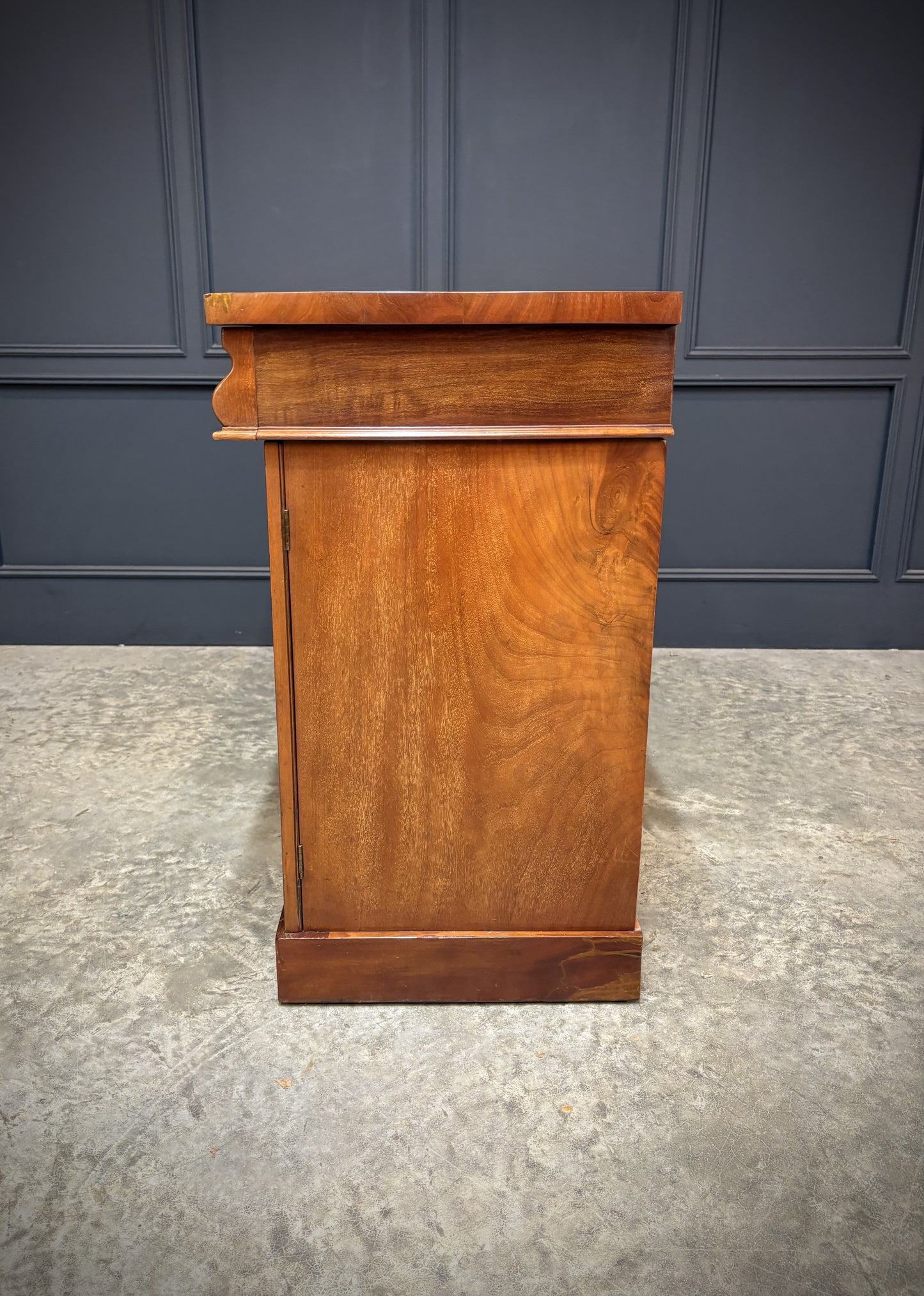 Vintage Victorian Mahogany Sideboard, 1800s