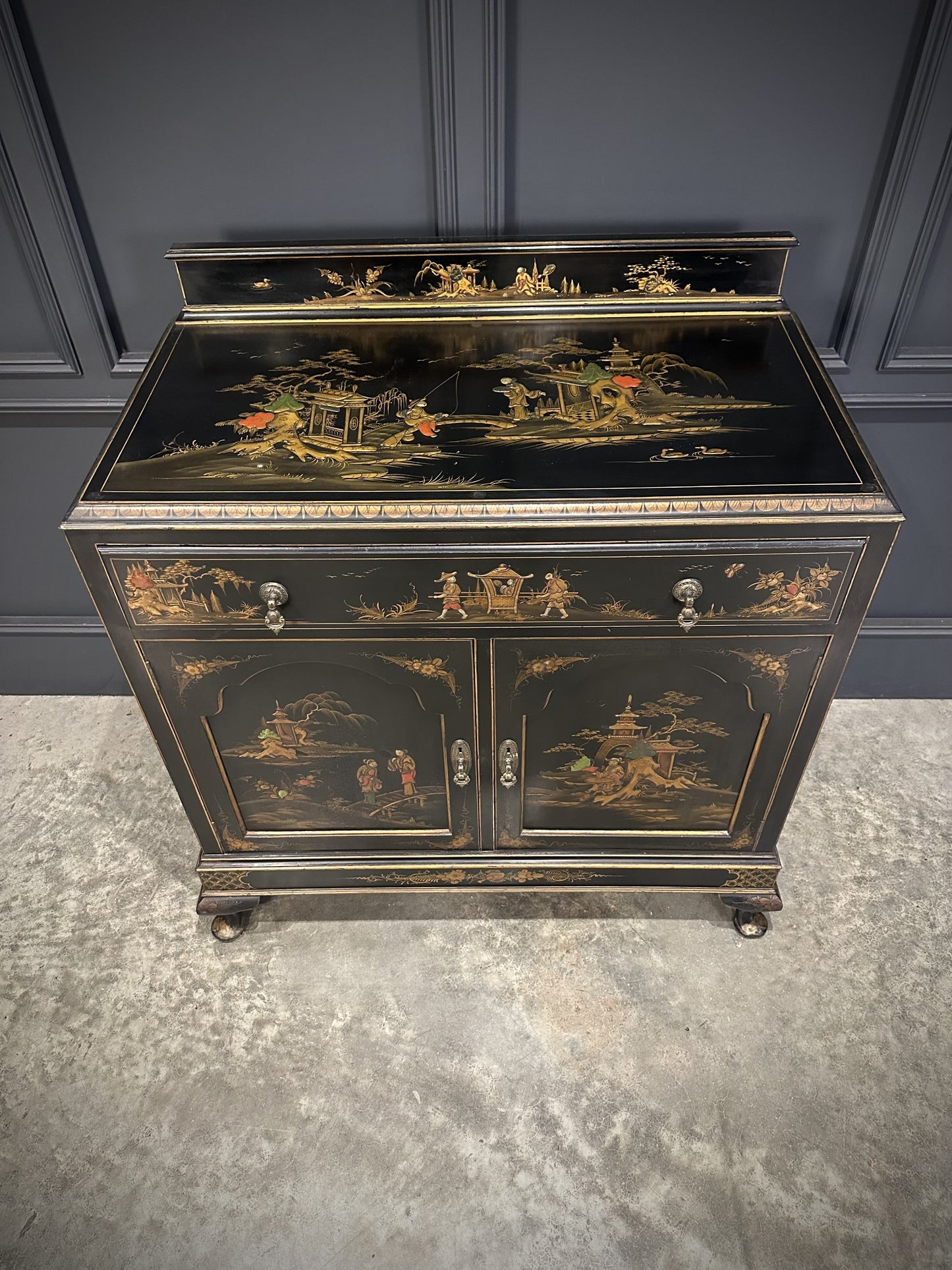 Vintage Chinoiserie Black Lacquered Japanned Sideboard