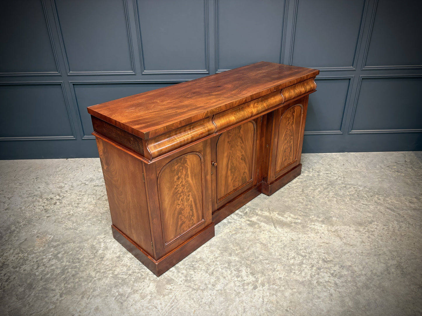 Vintage Victorian Mahogany Sideboard, 1800s