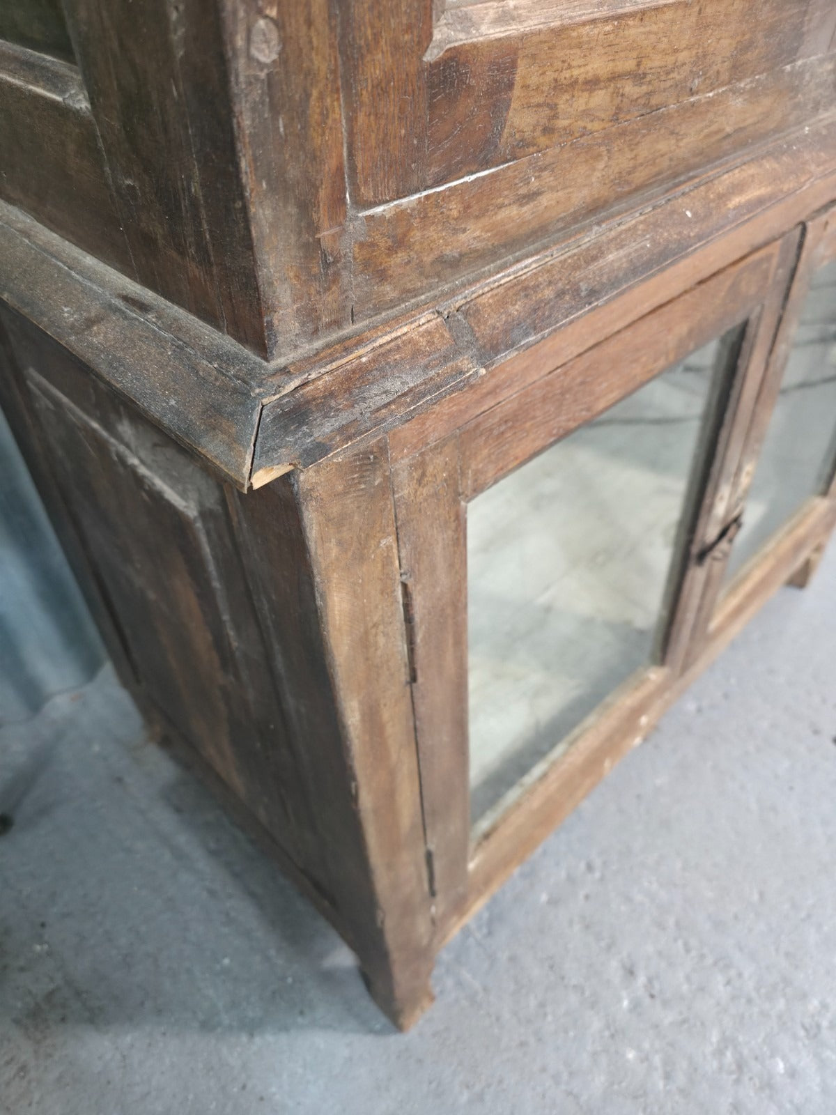 Vintage Glazed Colonial Wooden Kitchen Bathroom Drinks Display Cabinet