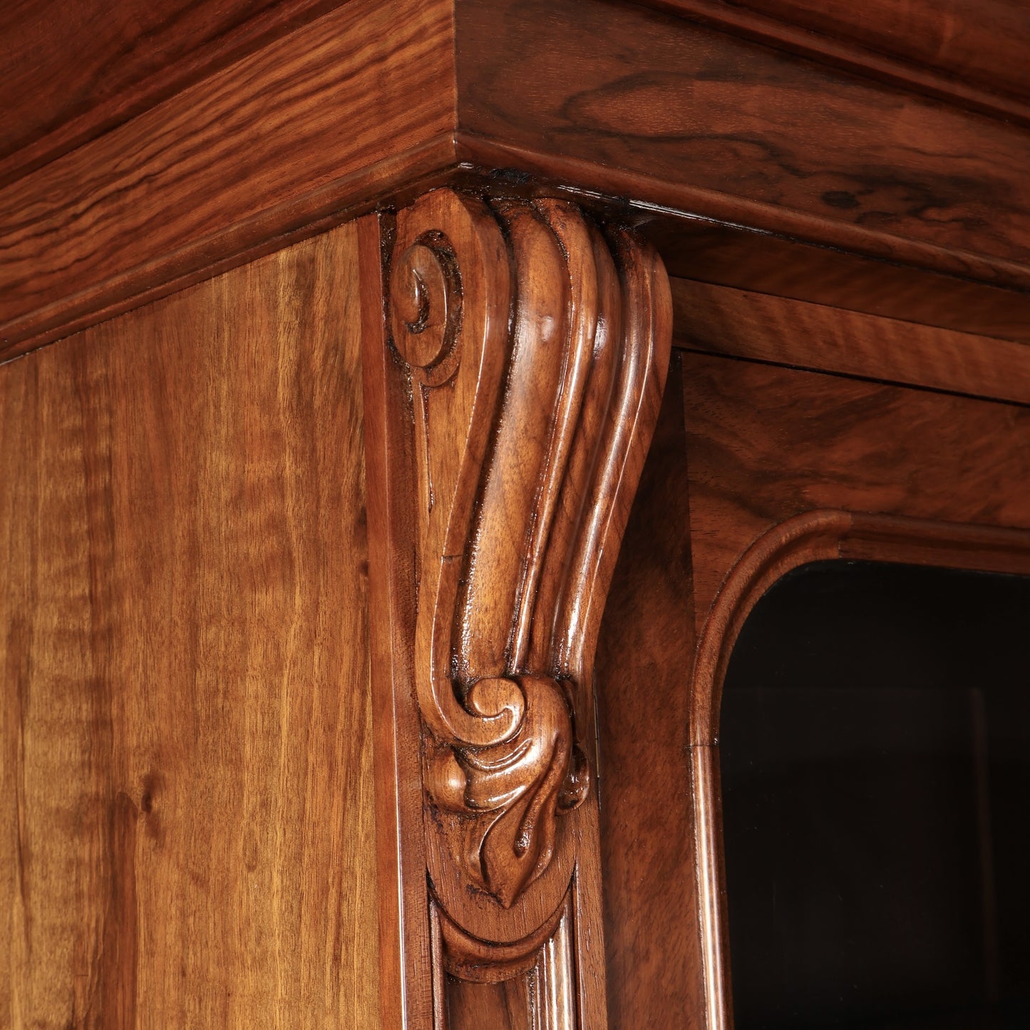 Fine William IV Walnut Vintage Glazed Bookcase Display Cabinet