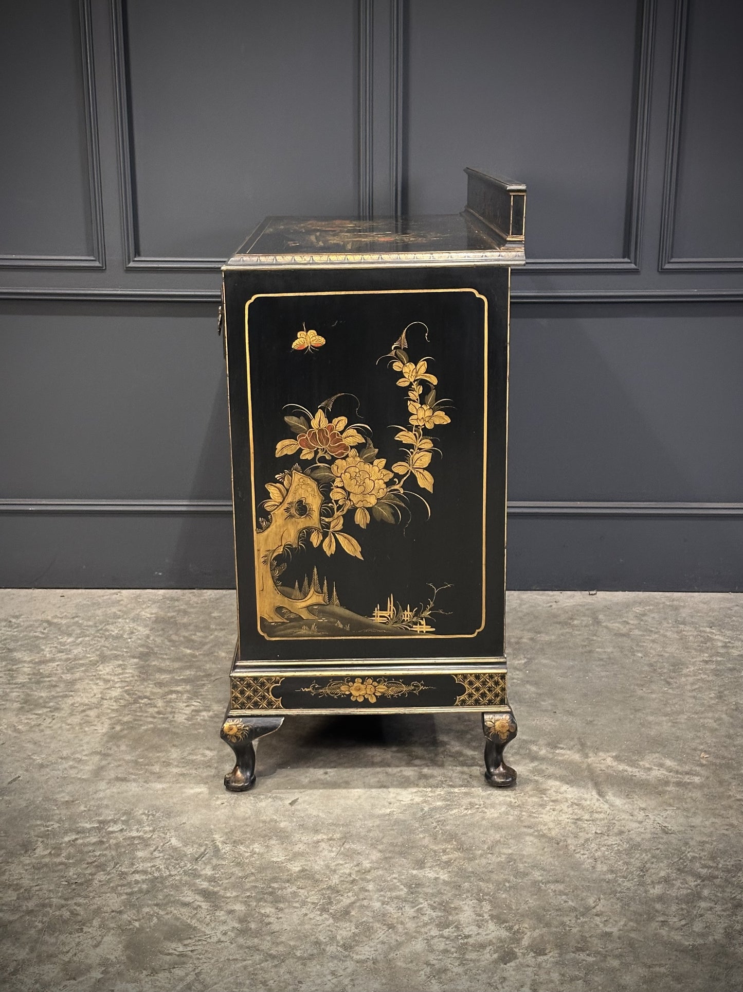 Vintage Chinoiserie Black Lacquered Japanned Sideboard