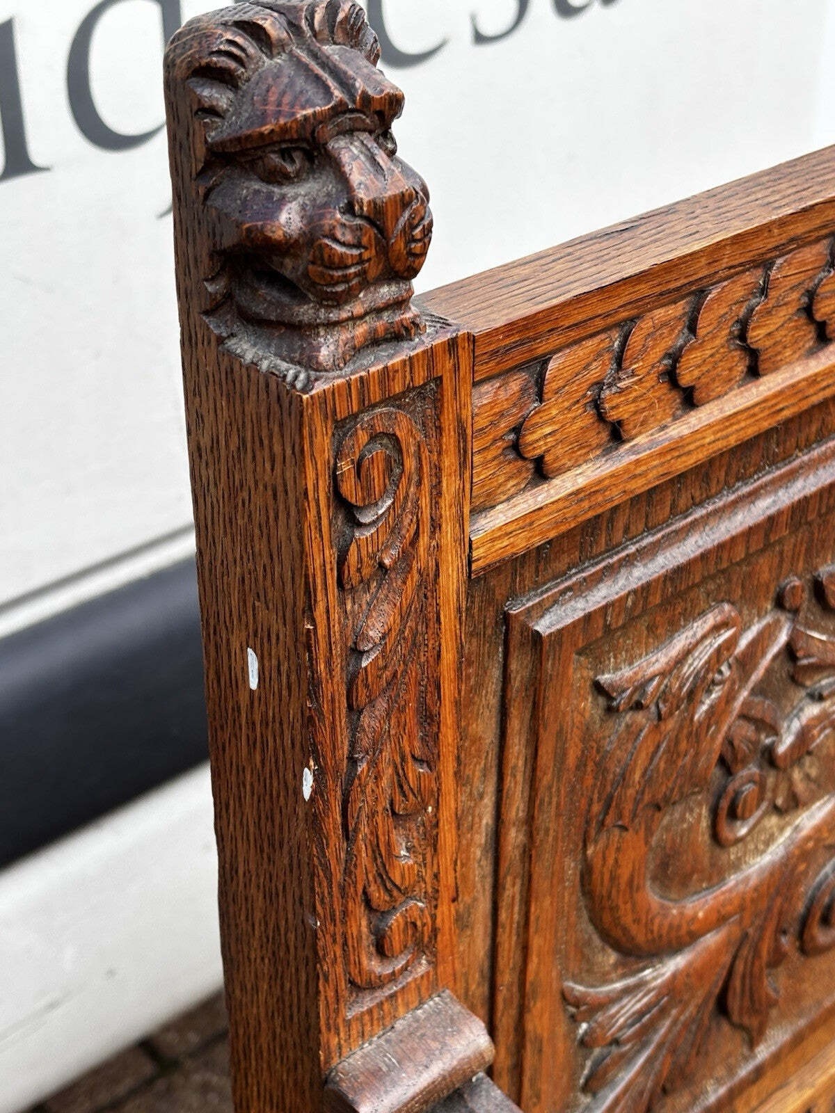 Edwardian Oak Chair, With Finely Carved Lion Heads Decoration
