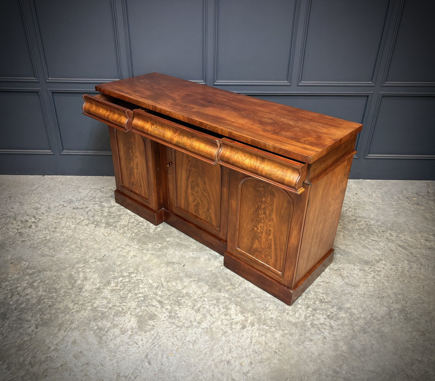 Vintage Victorian Mahogany Sideboard, 1800s