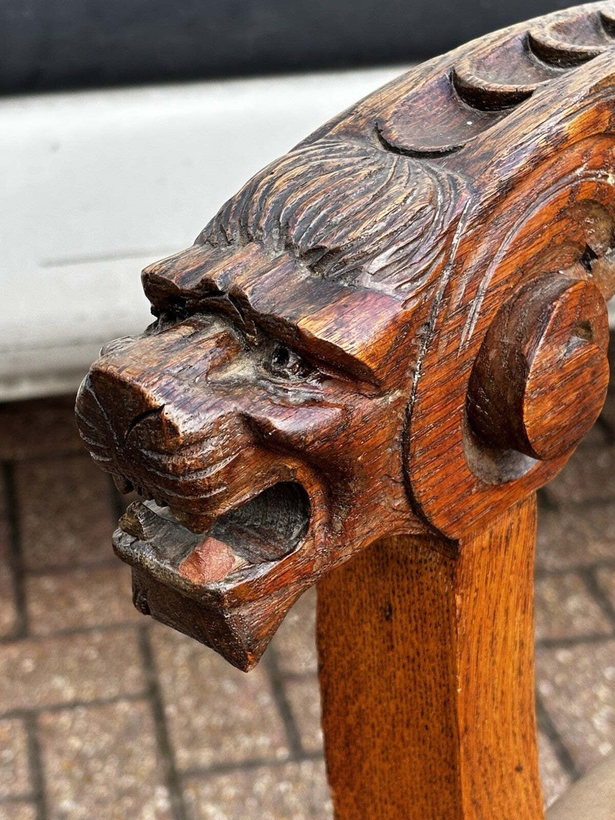 Edwardian Oak Chair, With Finely Carved Lion Heads Decoration