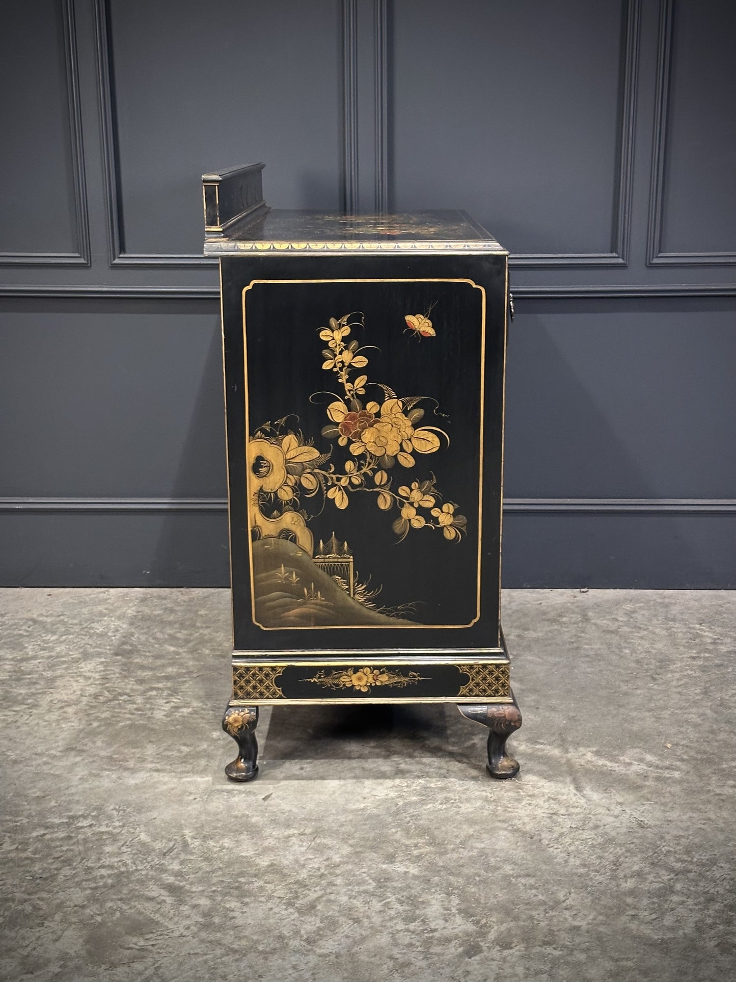 Vintage Chinoiserie Black Lacquered Japanned Sideboard