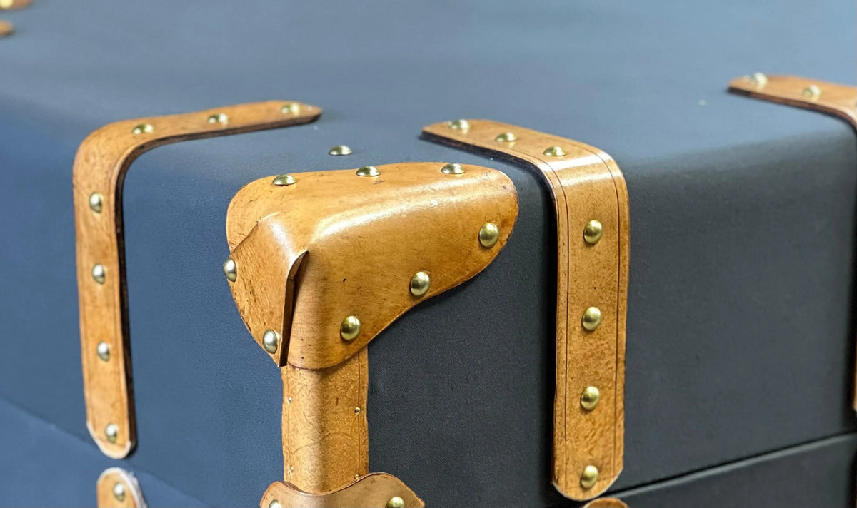 Bespoke Luxury Vintage Leather Desk: Handmade English Leather Executive Workspace Furniture