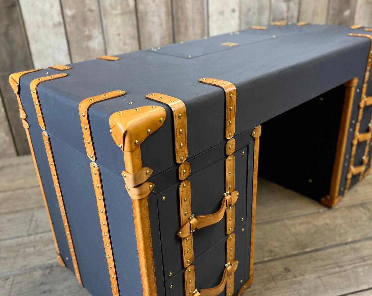 Bespoke Luxury Vintage Leather Desk: Handmade English Leather Executive Workspace Furniture