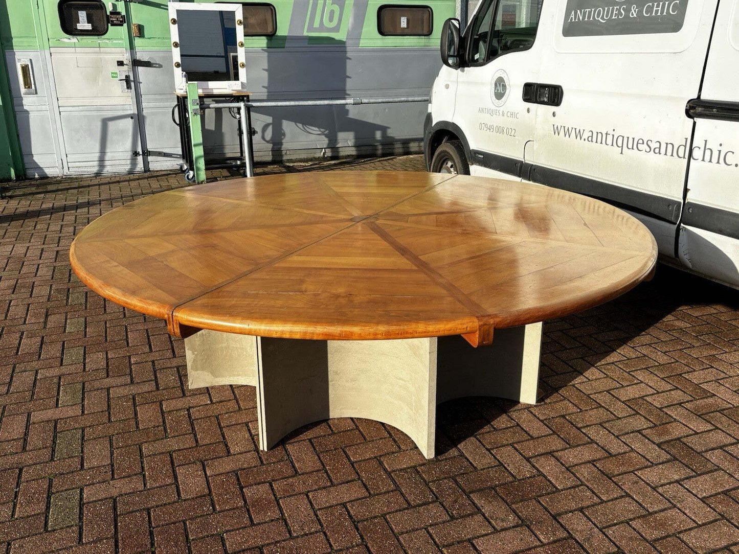 Mid Century Dining Table. Fabulous Quality, Seats 8 But Could Seat 10 12.