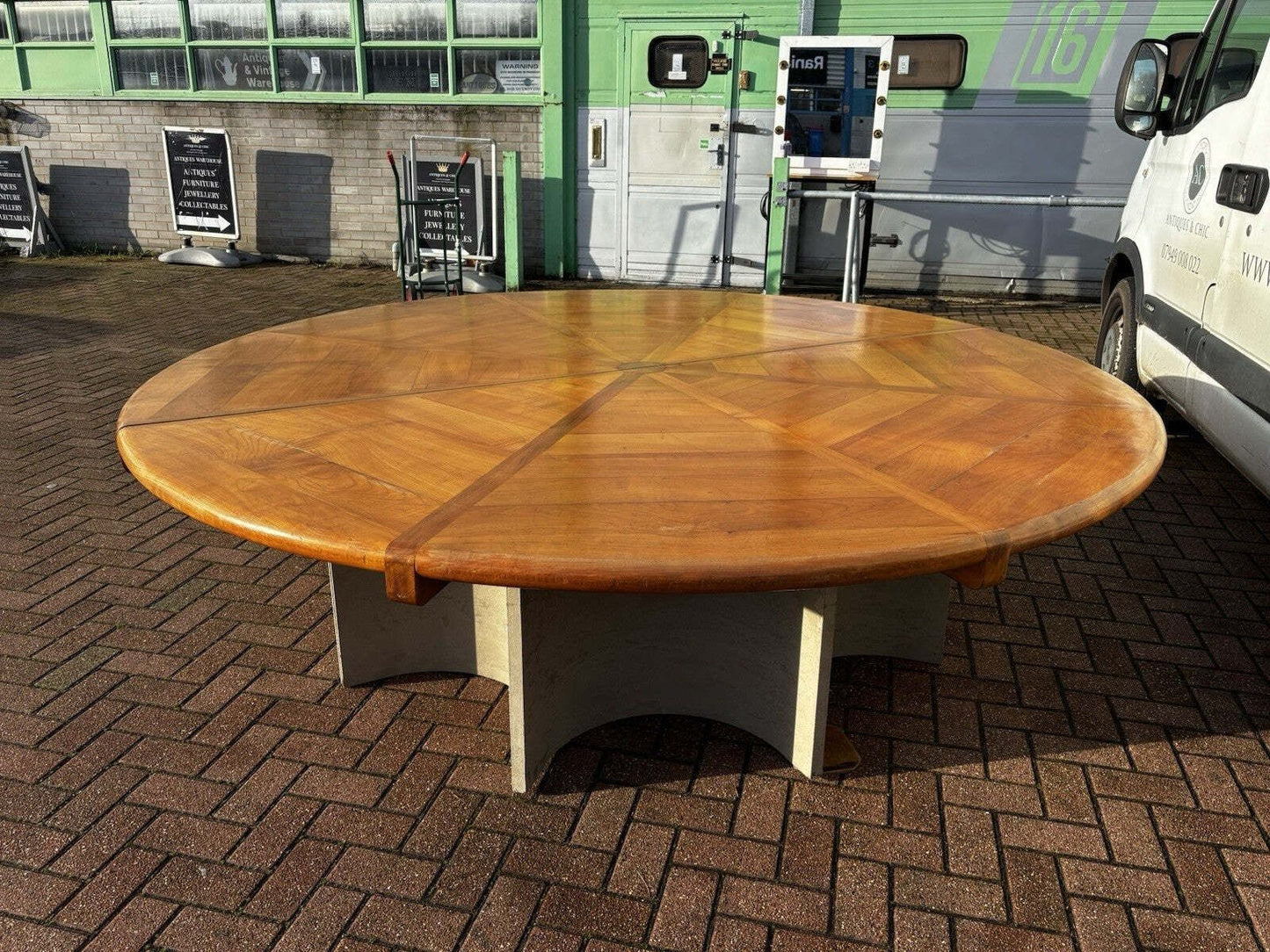 Mid Century Dining Table. Fabulous Quality, Seats 8 But Could Seat 10 12.