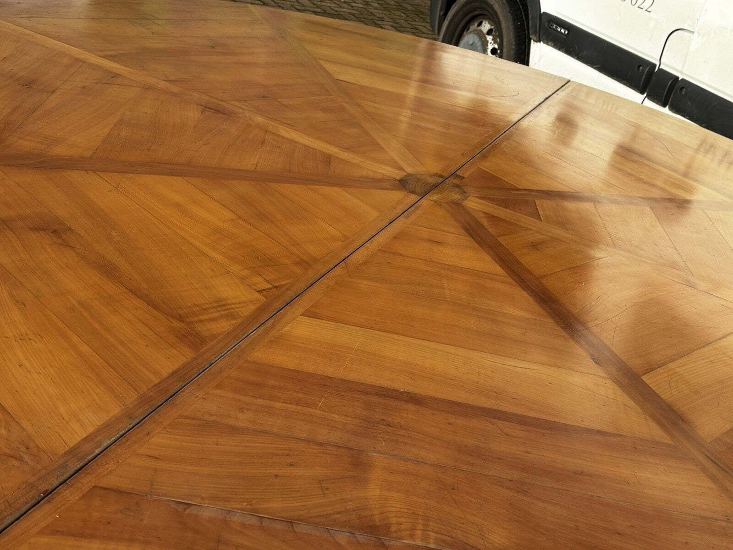 Mid Century Dining Table. Fabulous Quality, Seats 8 But Could Seat 10 12.