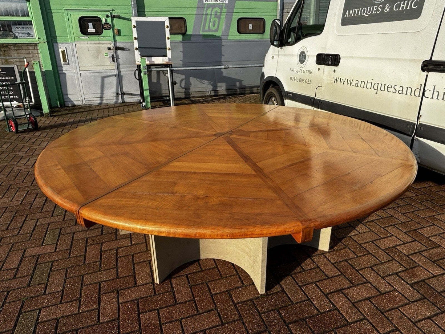 Mid Century Dining Table. Fabulous Quality, Seats 8 But Could Seat 10 12.