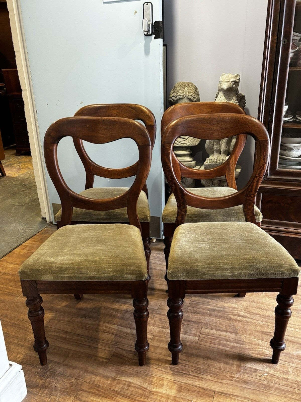 Vintage Victorian Extending Mahogany Dining Table & 4 Chairs