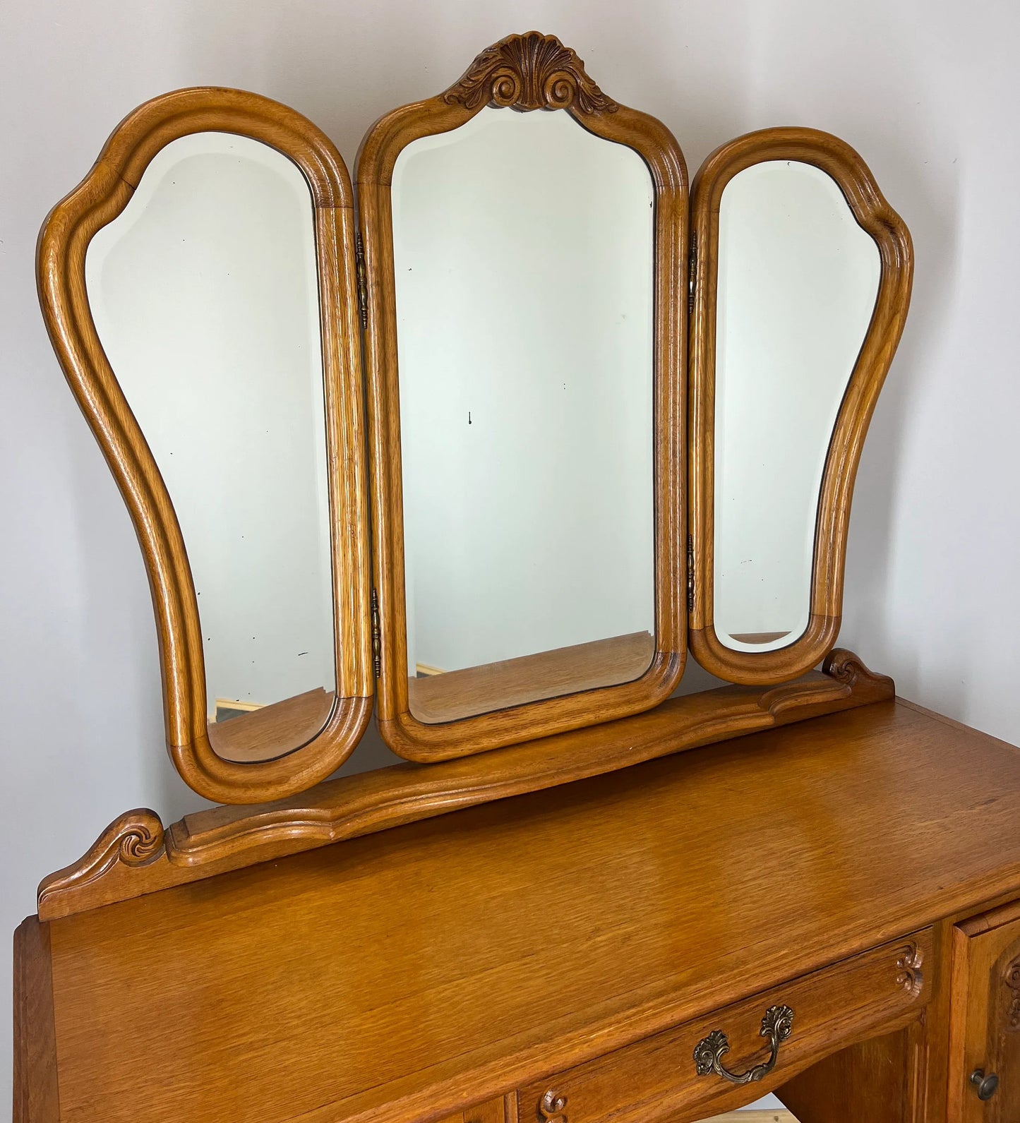 Vintage French Louis XIV Chest of Drawers / Sideboard / Cabinet( LOT 2446)