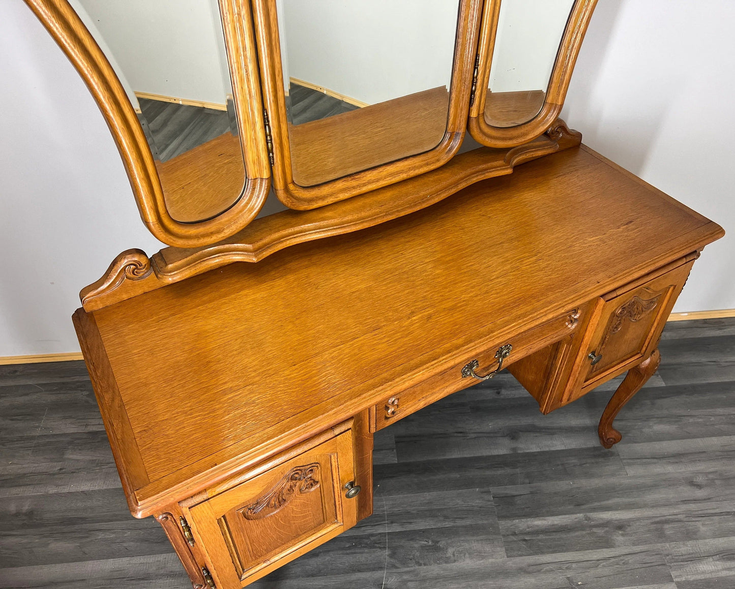Vintage French Louis XIV Chest of Drawers / Sideboard / Cabinet( LOT 2446)