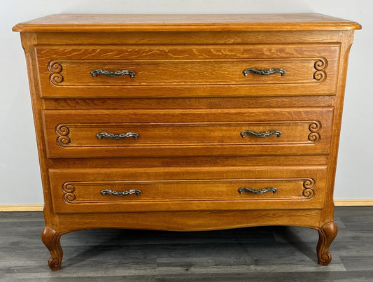 Vintage French Louis XIV Chest of Drawers / Sideboard / Cabinet( LOT 2446)