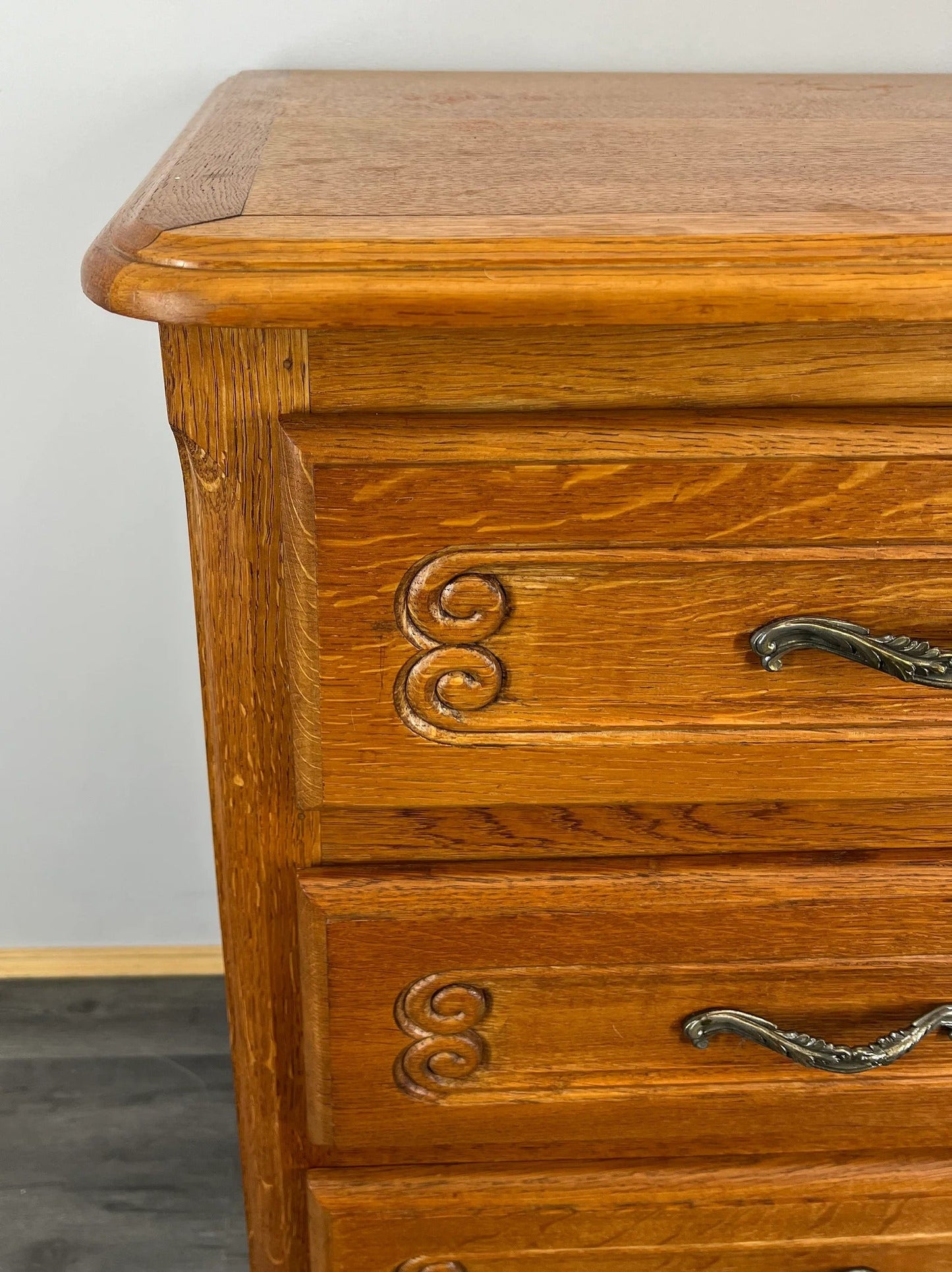 Vintage French Louis XIV Chest of Drawers / Sideboard / Cabinet( LOT 2446)