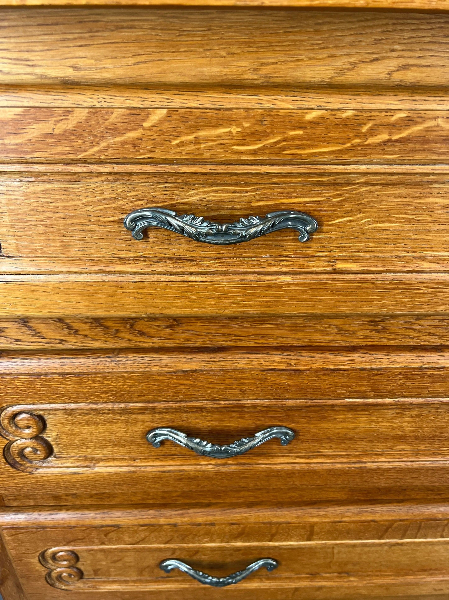 Vintage French Louis XIV Chest of Drawers / Sideboard / Cabinet( LOT 2446)