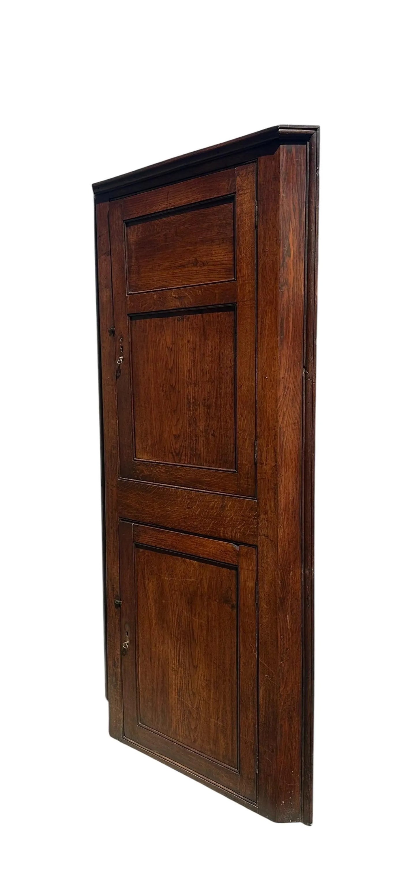 Impressive Georgian large Oak antique corner cupboard