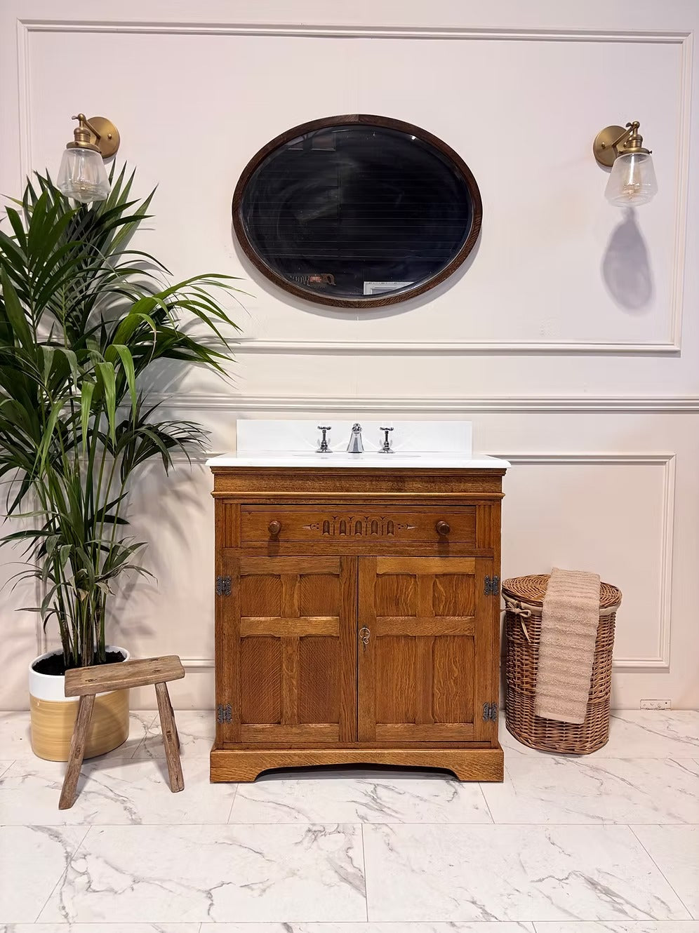 Tradtional Oak Bathroom Vanity Unit