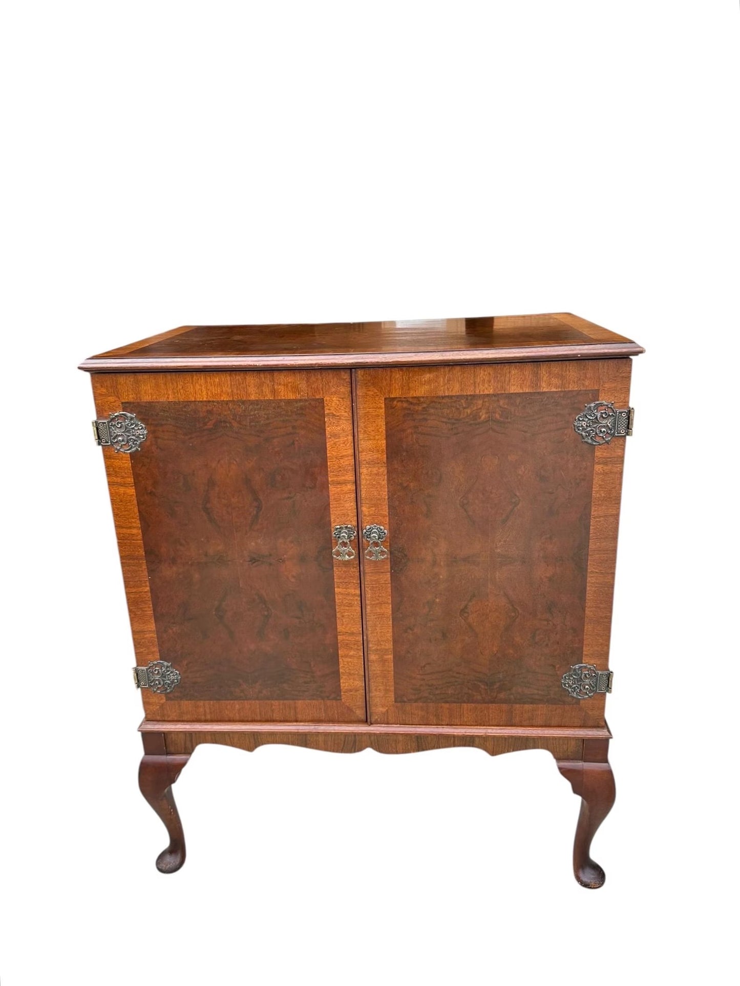 Early 20th C Walnut Vintage drinks cabinet by Dynatron