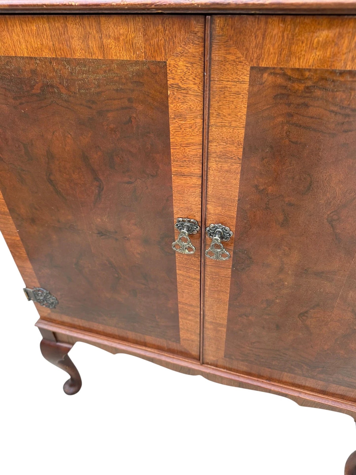 Early 20th C Walnut Vintage drinks cabinet by Dynatron