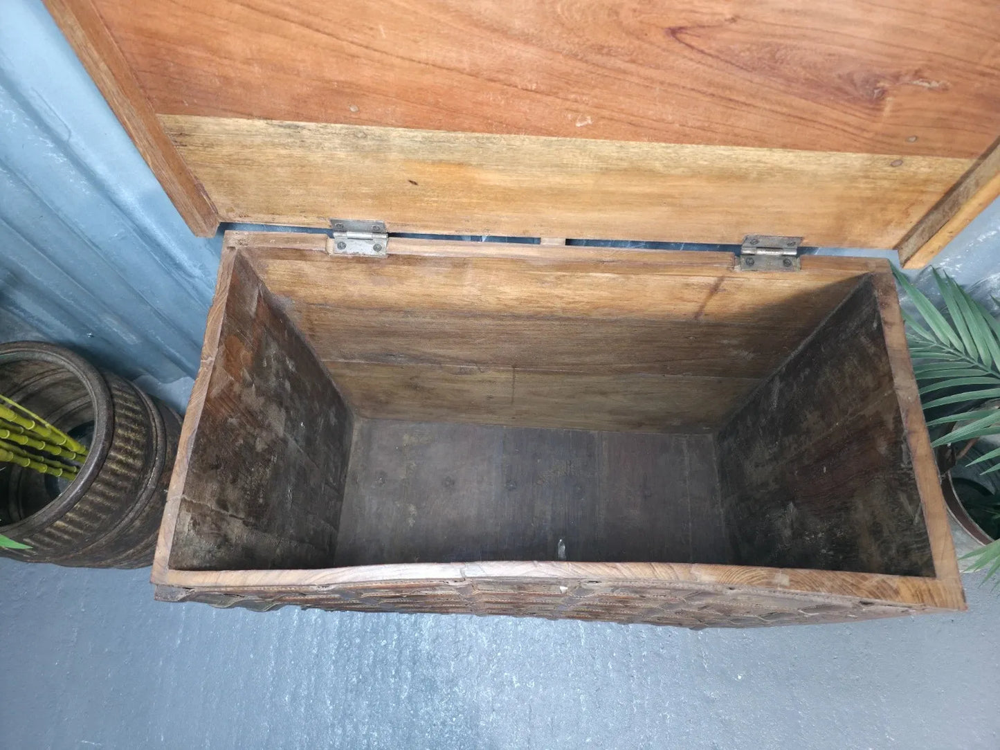 Vintage Reclaimed Rustic Indian Solid Wooden Dowry Chest Coffee Side Table Trunk