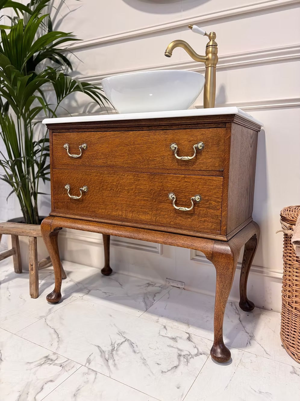 Queen Anne Vintage Vanity Unit With Basin