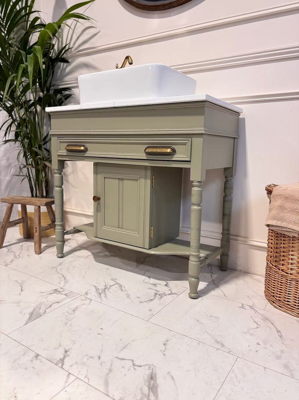 W891mm Traditional Bathroom Vanity Unit - Windsor - Available