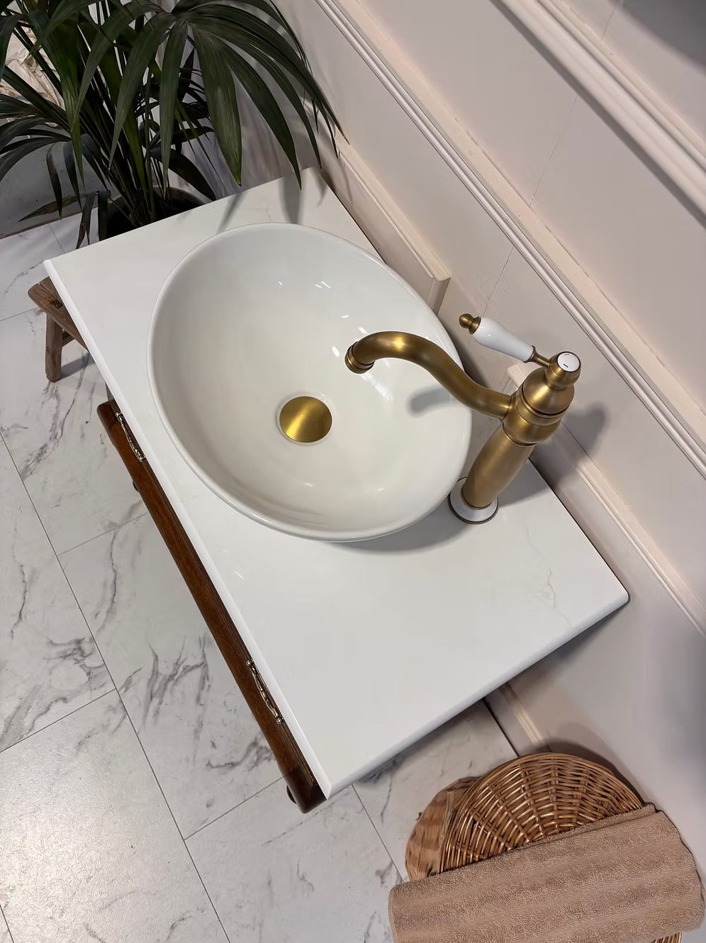 Queen Anne Vintage Vanity Unit With Basin