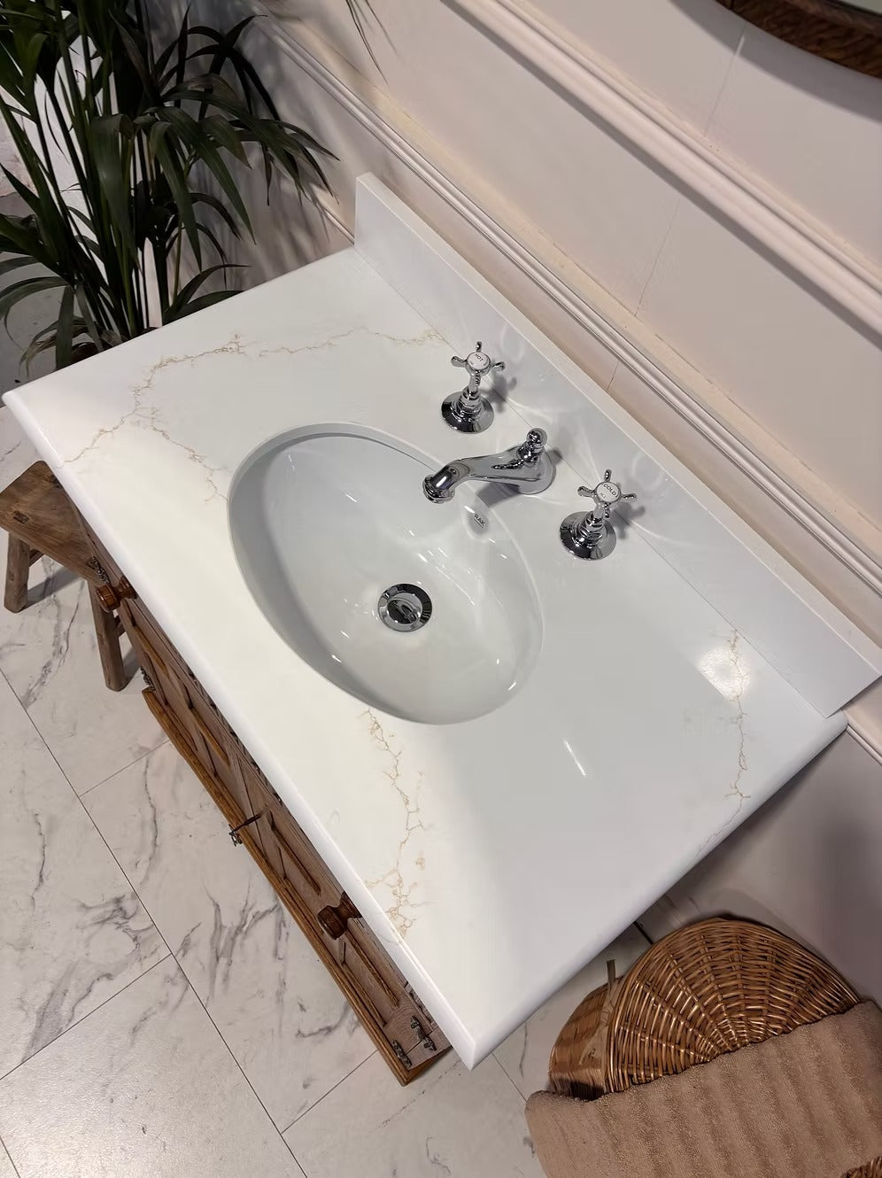 Tradtional Oak Bathroom Vanity Unit
