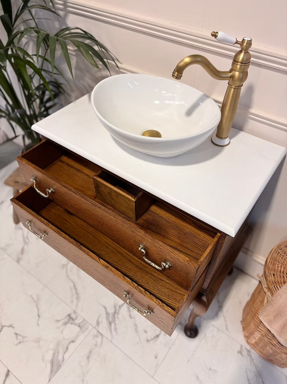 Queen Anne Vintage Vanity Unit With Basin
