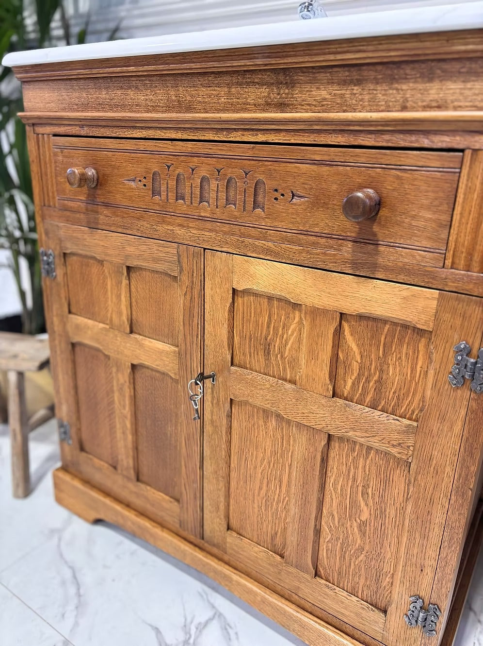 Tradtional Oak Bathroom Vanity Unit