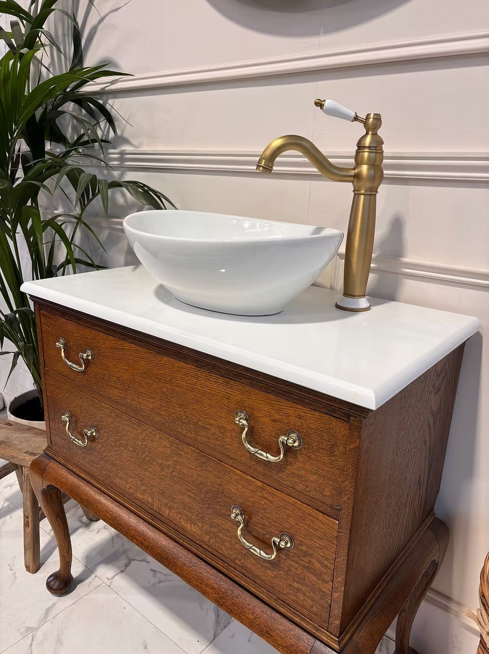 Queen Anne Vintage Vanity Unit With Basin