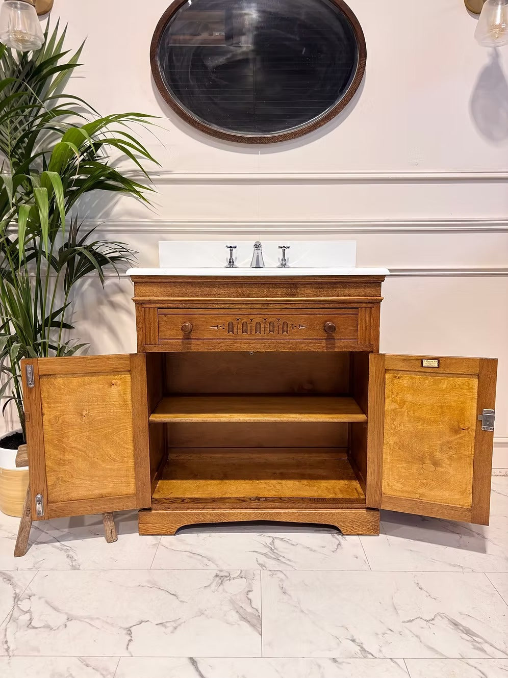 Tradtional Oak Bathroom Vanity Unit