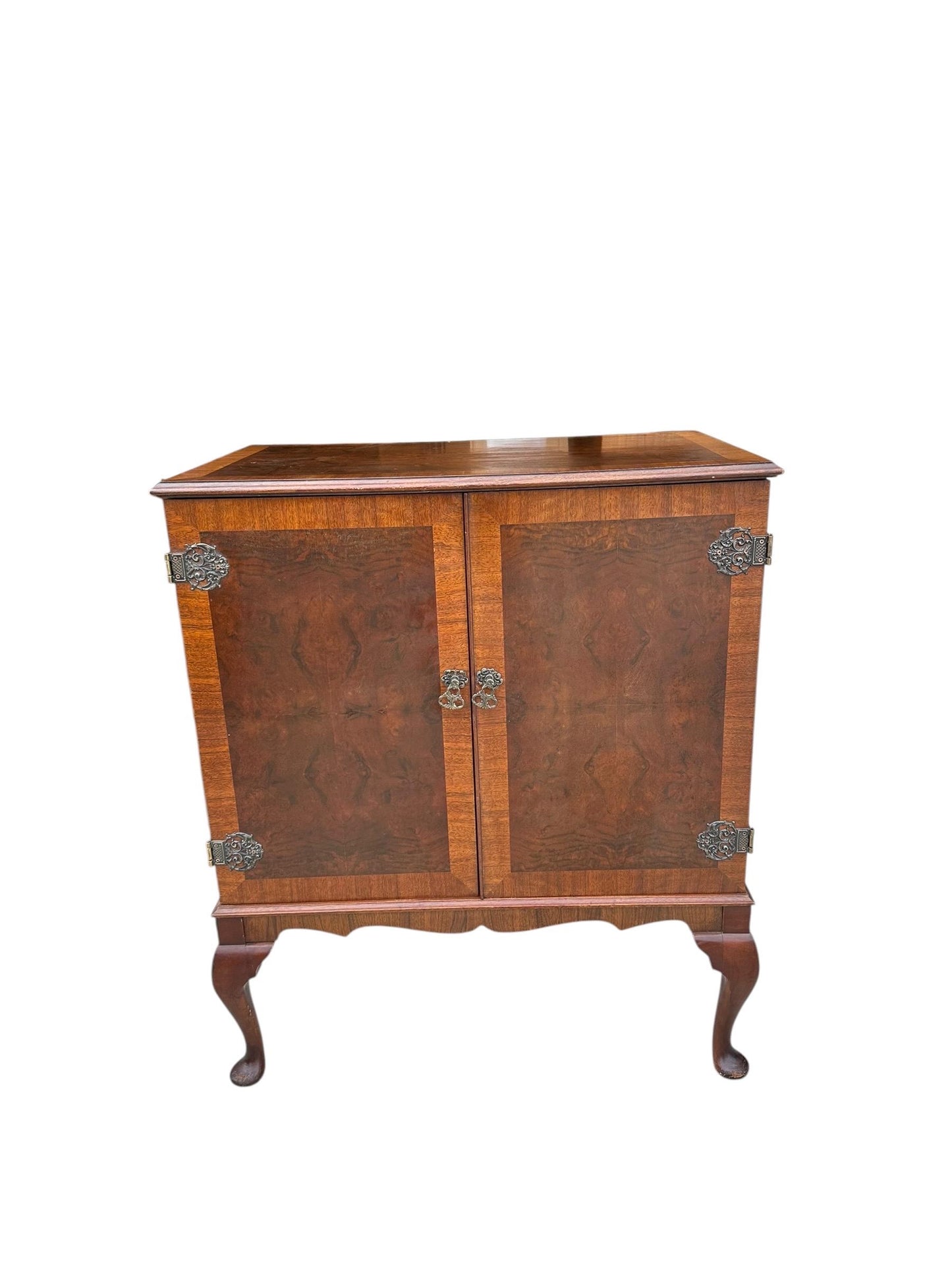 Early 20th C Walnut Vintage drinks cabinet by Dynatron