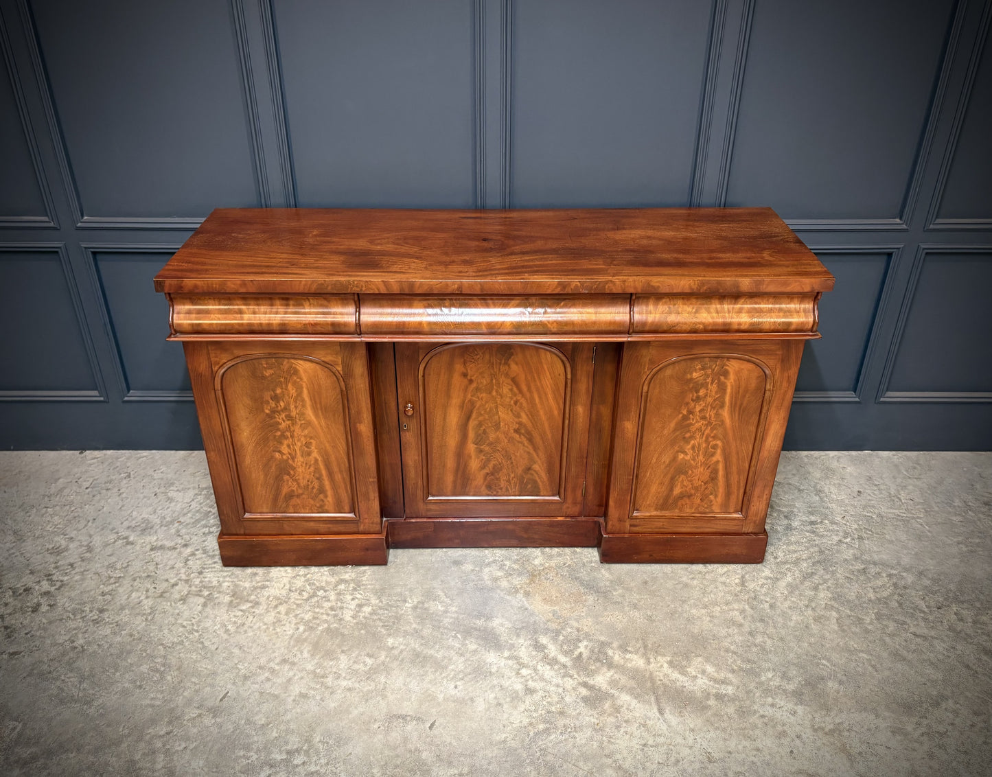 Vintage Victorian Mahogany Sideboard, 1800s