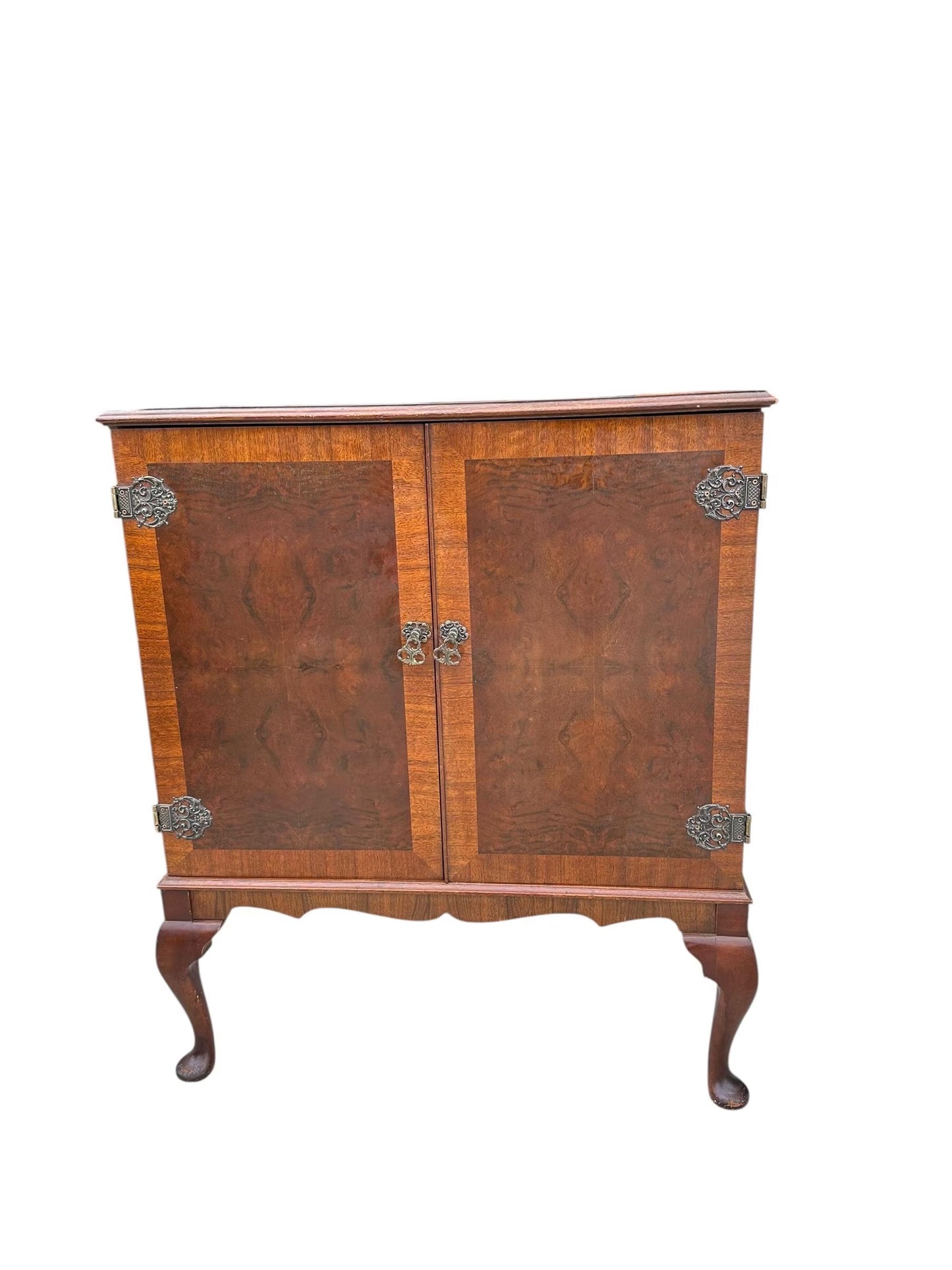 Early 20th C Walnut Vintage drinks cabinet by Dynatron