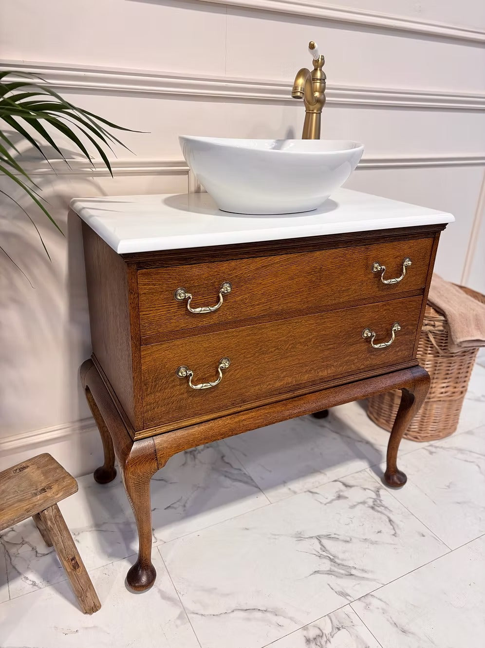 Queen Anne Vintage Vanity Unit With Basin