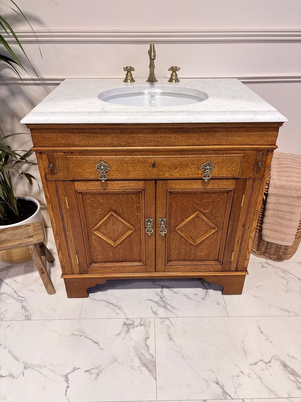 Traditional Bathroom Vintage Vanity Unit - James VI