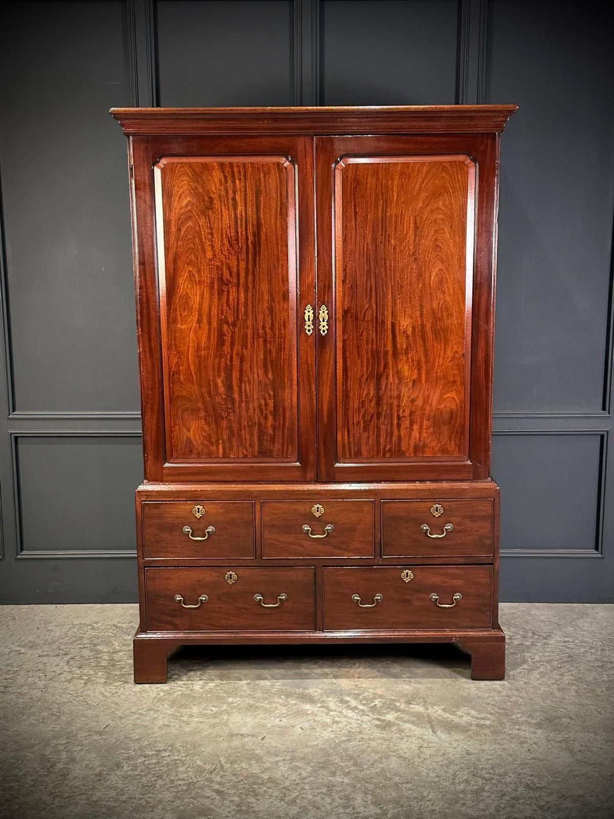 Georgian Mahogany Vintage Gentlemans Wardrobe