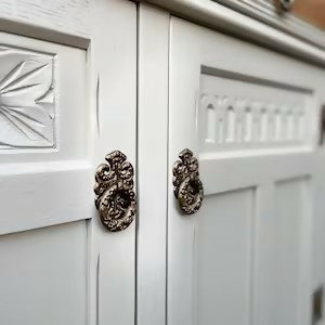 Oak Vintage Sideboard / painted furniture / Up cycled furniture / Handmade / Repurposed / Vintage / Farmhouse