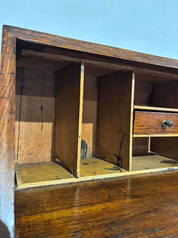 Vintage 1920s Oak Bureau Chest33