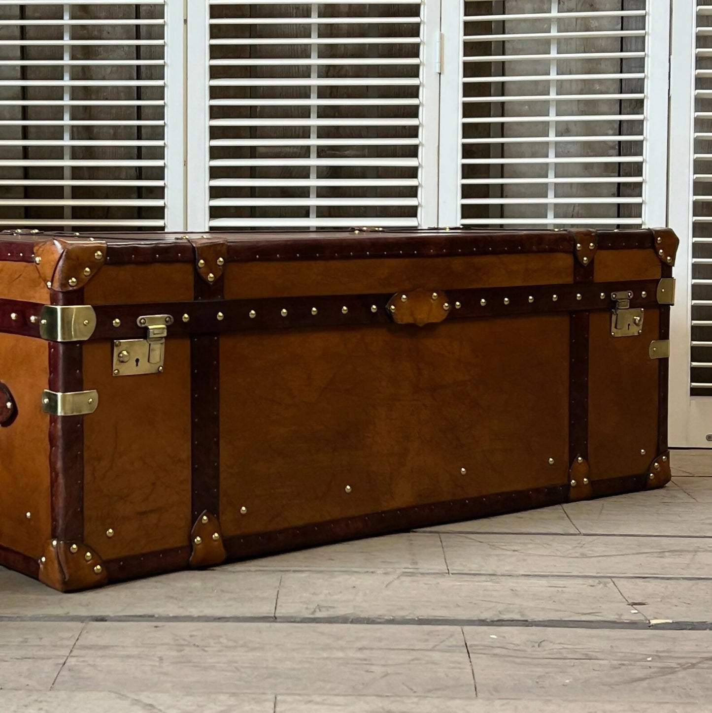 London Tan Handcrafted Leather Livingroom Trunk