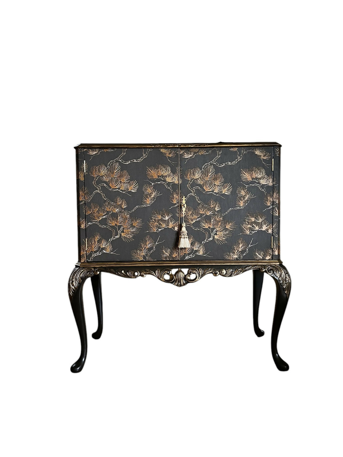 Cocktail Cabinet. Vintage Queen Anne Repro. Chinoiserie style. Black & Gold. Handpainted.