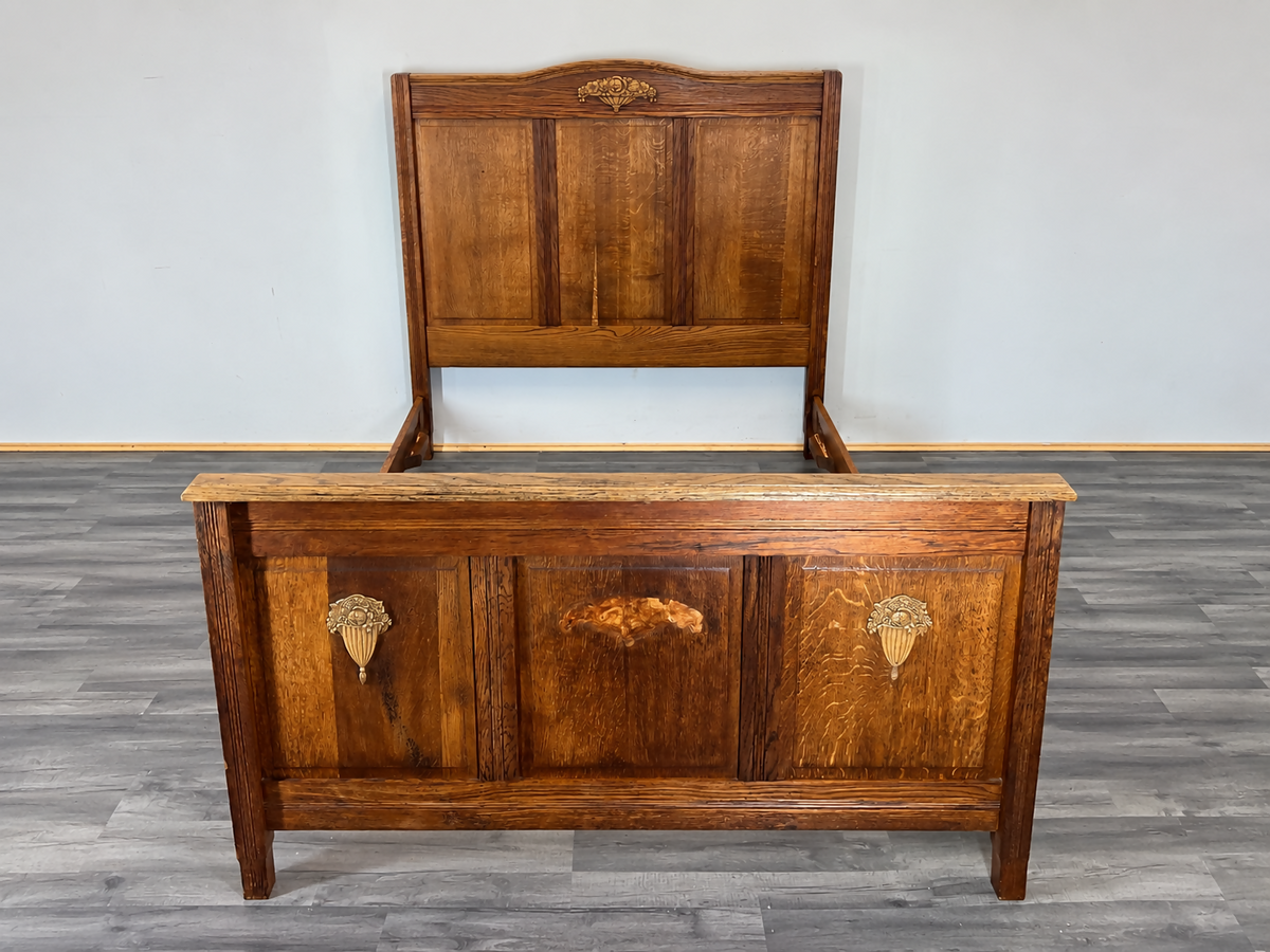 Bed Antique French Style Oak Double Bed Frame Carved Headboard LOT 2293